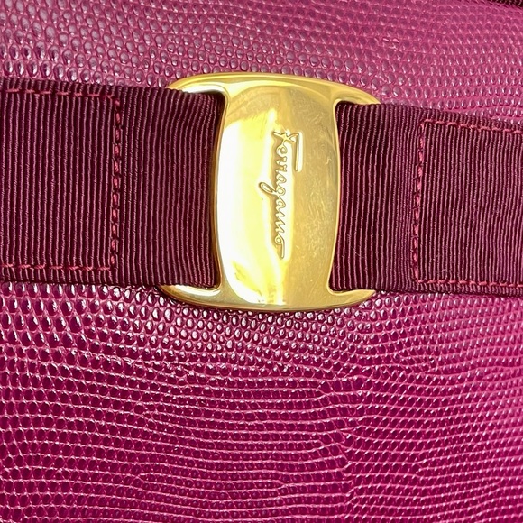 Vintage SALVATORE FERRAGAMO Raspberry Vara Embossed Leather Crossbody - Picture 4 of 11